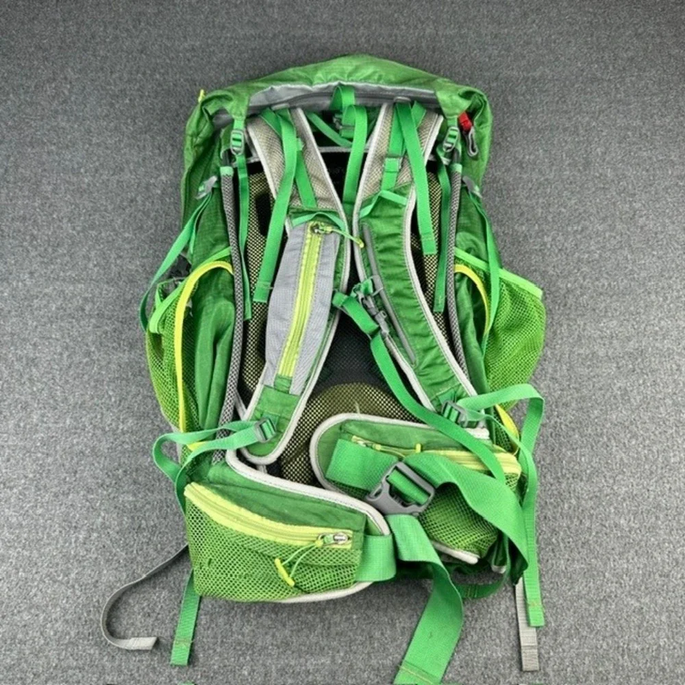 REI Flash 45 Men's Medium Hiking Backpack Green Lightweight Internal Frame Pack
